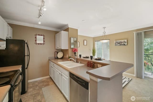 Property photo for 31500 33rd Place Sw #c204, Federal Way photo 4