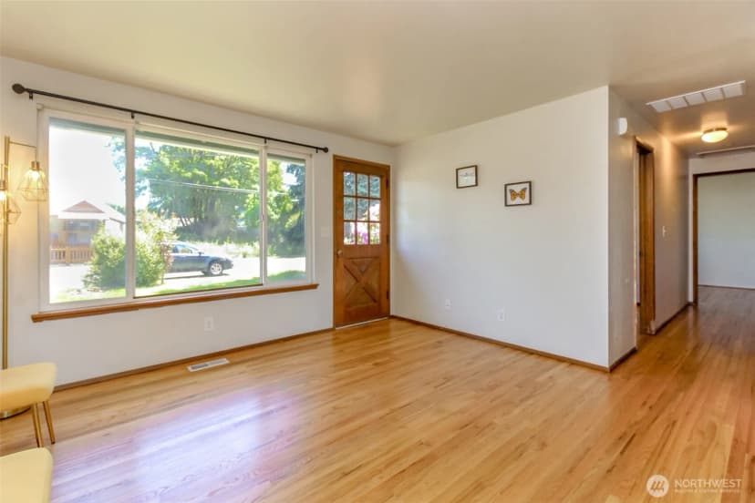 Property photo for 759 3rd Avenue N, Kent photo 9