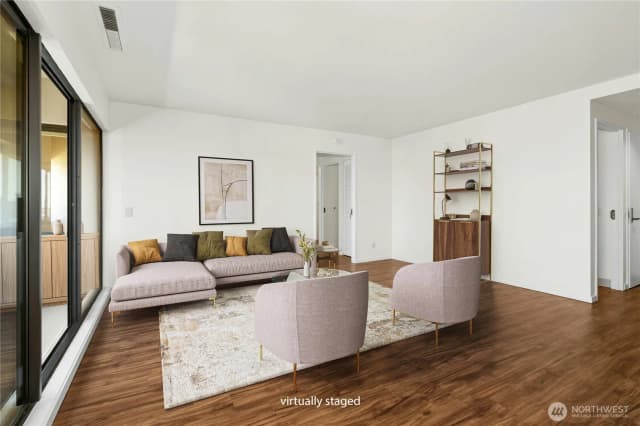 Property photo for 1301 Spring Street #8b, Seattle photo 4