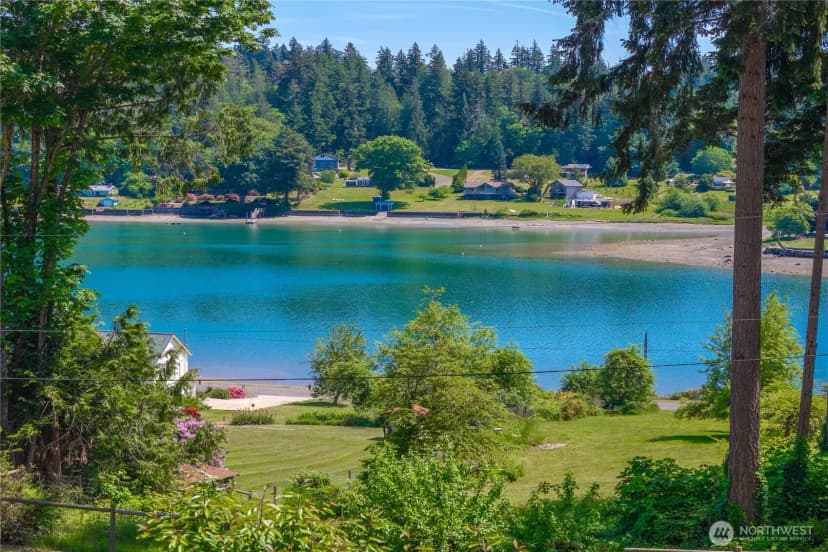 Property photo for 17208 3rd Avenue Nw, Lakebay photo 4