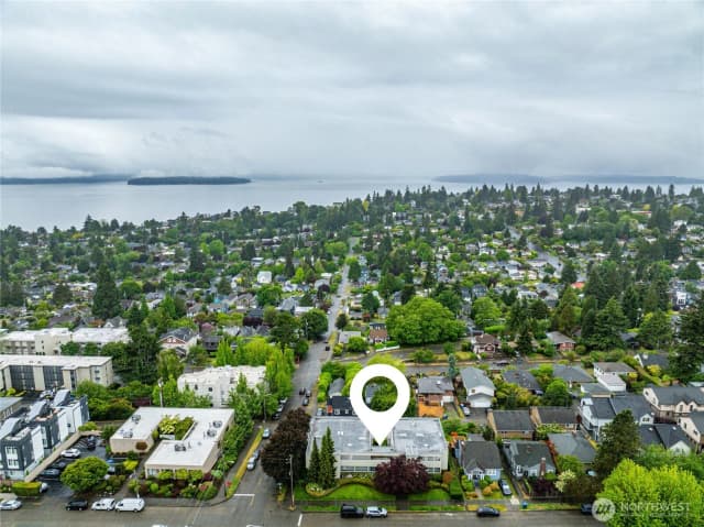 Property photo for 4457 44th Avenue Sw #101, Seattle photo 4