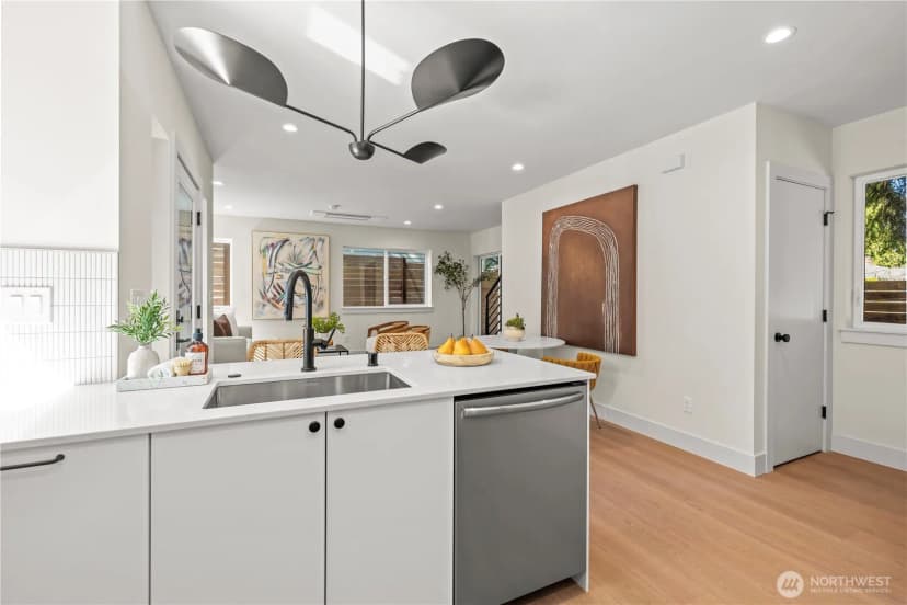 Property photo for 3022 Ne 95th, Seattle photo 9