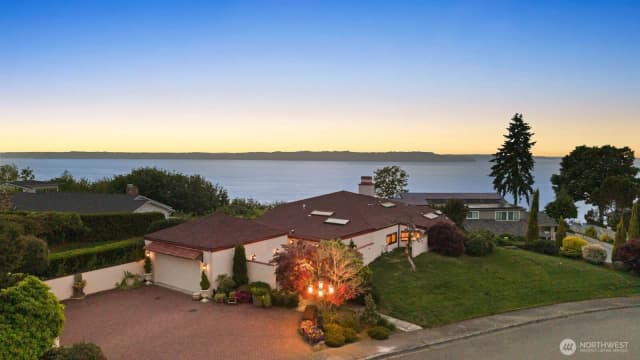 Property photo for 812 S Marine Hills Way, Federal Way photo 3