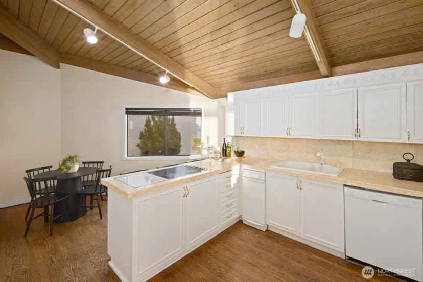 Property photo for 812 S Marine Hills Way, Federal Way photo 19