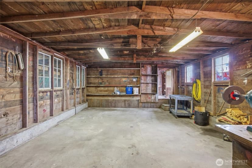 Property photo for 108 W Bartlett Road, Lynden photo 32