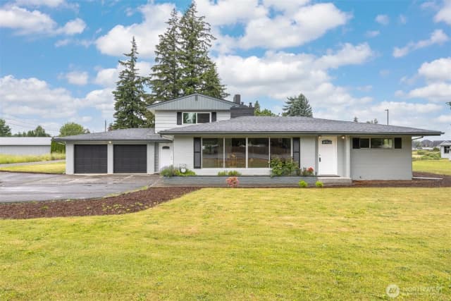 Property photo for 108 W Bartlett Road, Lynden