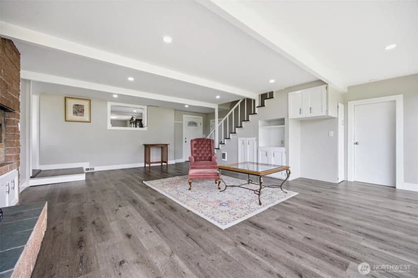 Property photo for 108 W Bartlett Road, Lynden photo 17