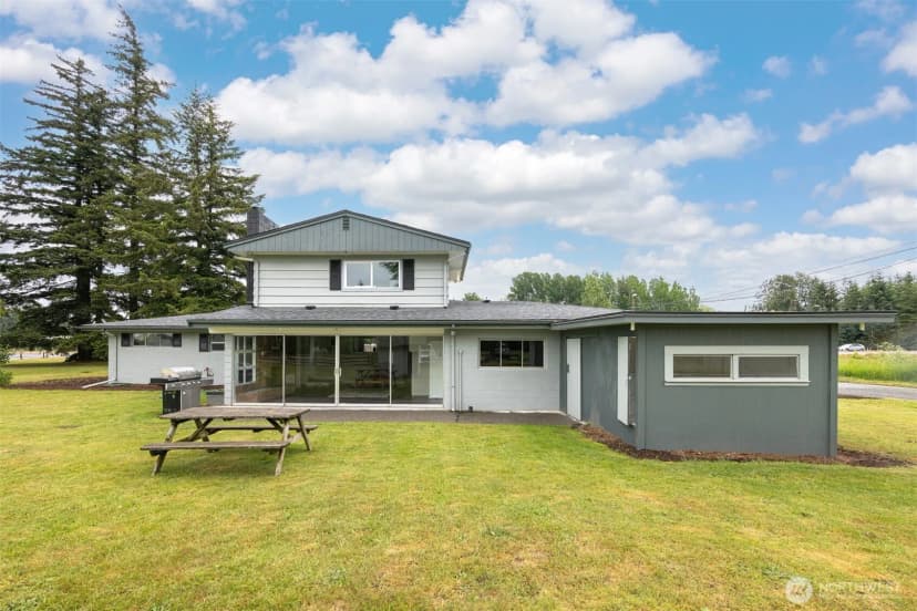 Property photo for 108 W Bartlett Road, Lynden photo 8