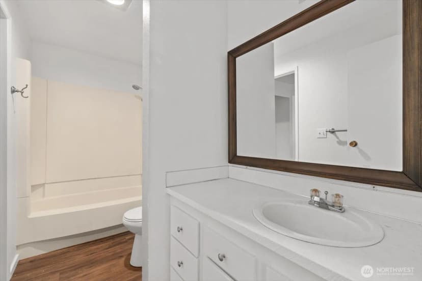 Property photo for 10015 Ne 123rd Street #g-a, Kirkland photo 12
