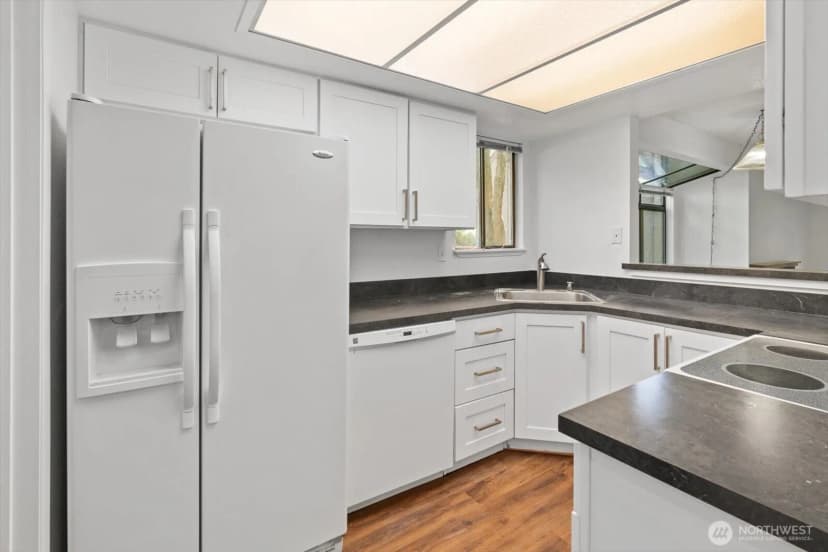 Property photo for 10015 Ne 123rd Street #g-a, Kirkland photo 8