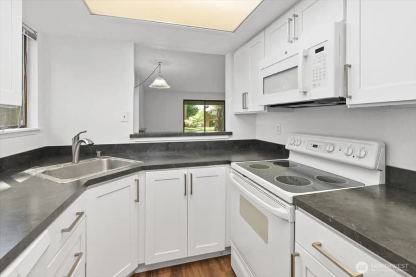 Property photo for 10015 Ne 123rd Street #g-a, Kirkland photo 9