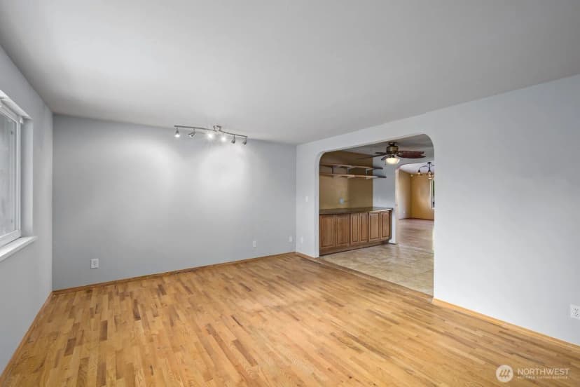 Property photo for 32828 22nd Avenue Sw, Federal Way photo 6