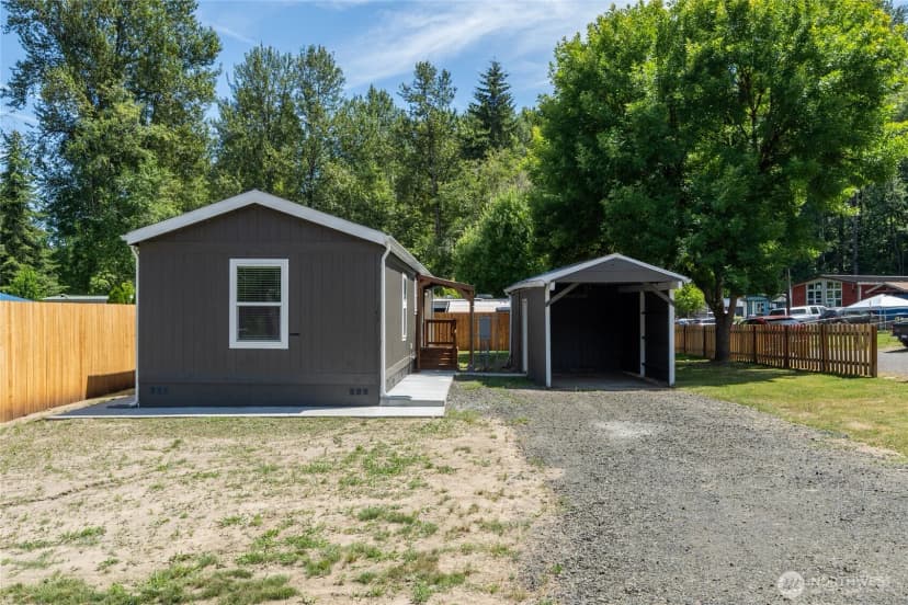 Property photo for 102 Sir Lancelot Way, Castle Rock photo 2