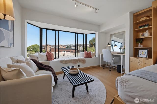 Property photo for 211 Summit Avenue E #405, Seattle photo 4