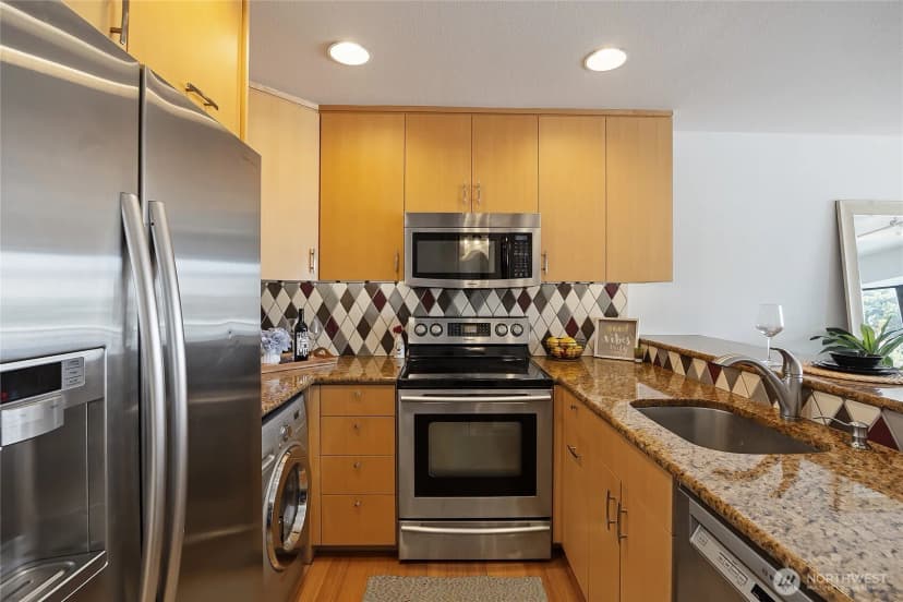 Property photo for 211 Summit Avenue E #405, Seattle photo 13