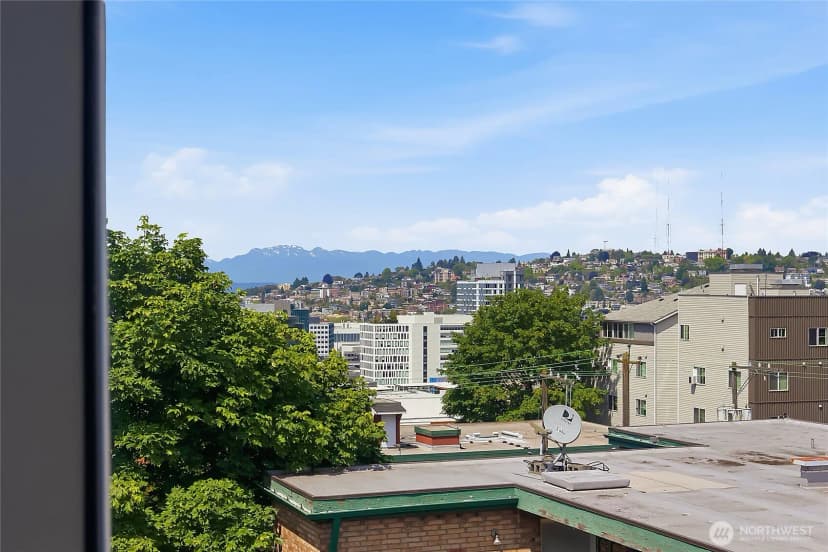 Property photo for 211 Summit Avenue E #405, Seattle photo 7
