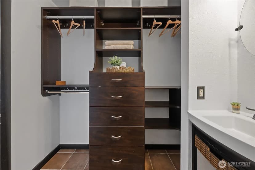Property photo for 211 Summit Avenue E #405, Seattle photo 20