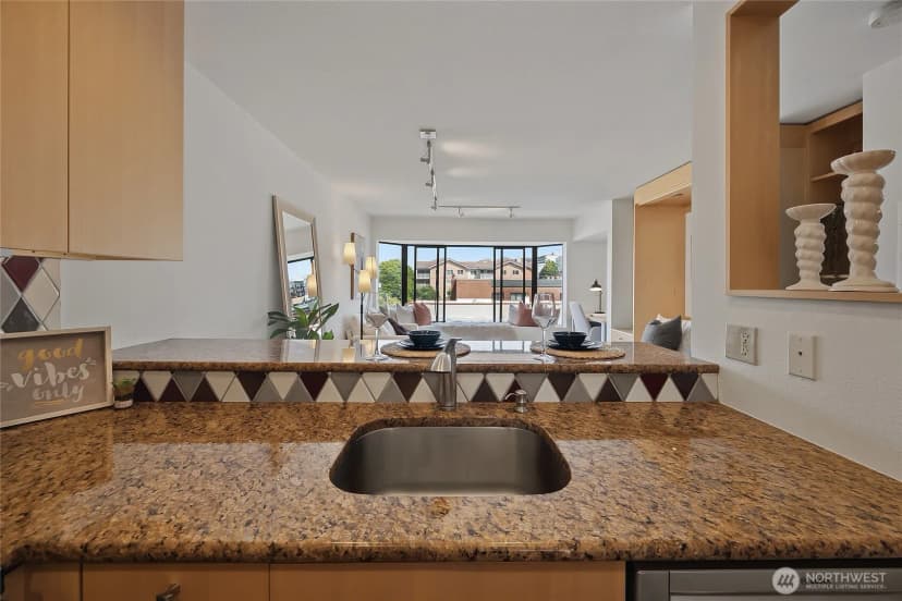 Property photo for 211 Summit Avenue E #405, Seattle photo 16