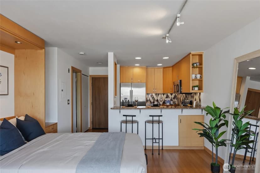 Property photo for 211 Summit Avenue E #405, Seattle photo 11