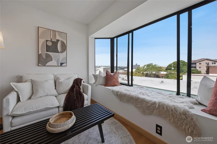 Property photo for 211 Summit Avenue E #405, Seattle photo 6