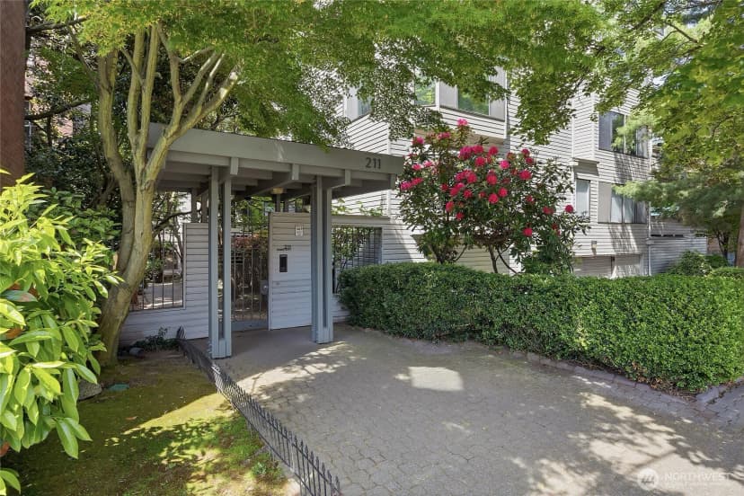 Property photo for 211 Summit Avenue E #405, Seattle photo 27