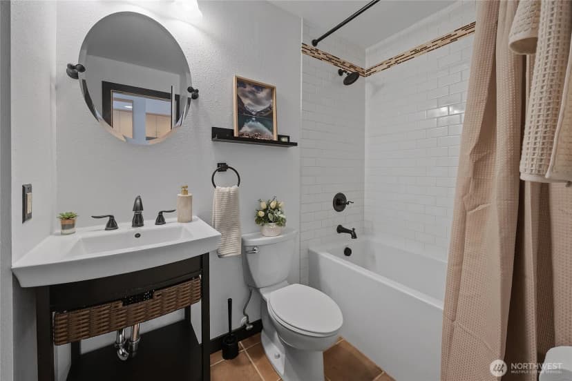 Property photo for 211 Summit Avenue E #405, Seattle photo 19