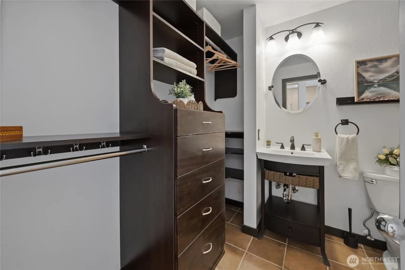 Property photo for 211 Summit Avenue E #405, Seattle photo 17