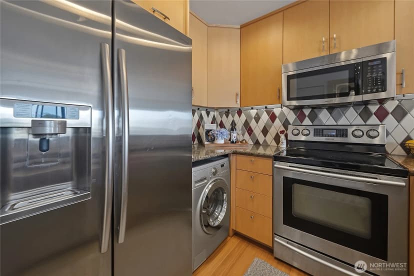 Property photo for 211 Summit Avenue E #405, Seattle photo 15