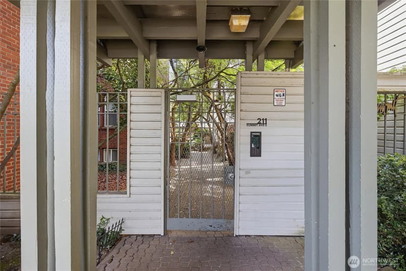 Property photo for 211 Summit Avenue E #405, Seattle photo 26