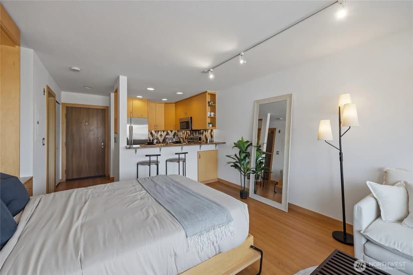Property photo for 211 Summit Avenue E #405, Seattle photo 10