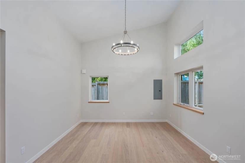 Property photo for 8623 30th Avenue Sw, Seattle photo 4