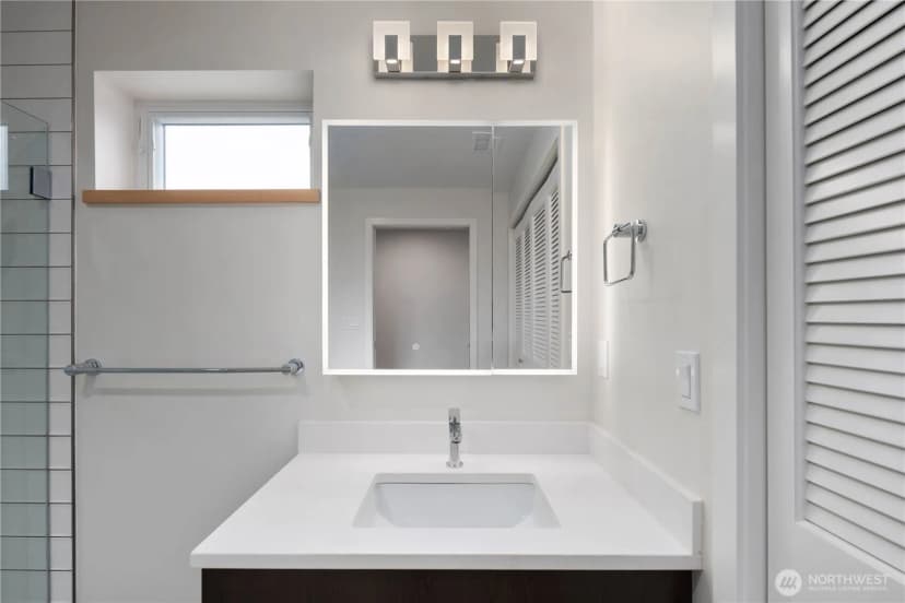Property photo for 8623 30th Avenue Sw, Seattle photo 7