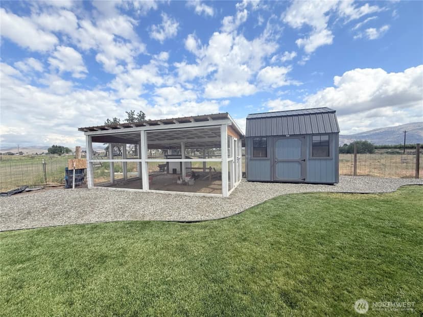 Property photo for 225 Robinson Canyon Road, Omak photo 13