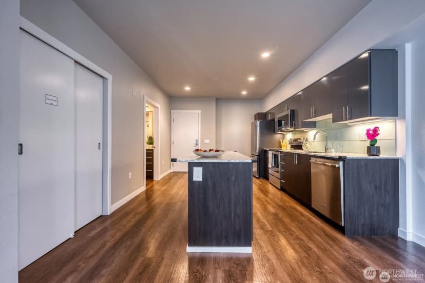 Property photo for 1085 103rd Avenue Ne #526, Bellevue photo 6