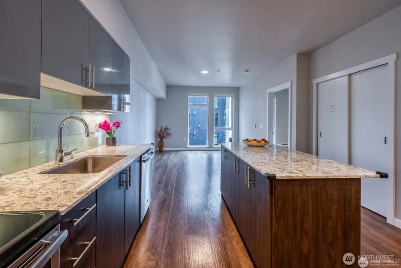 Property photo for 1085 103rd Avenue Ne #526, Bellevue photo 4