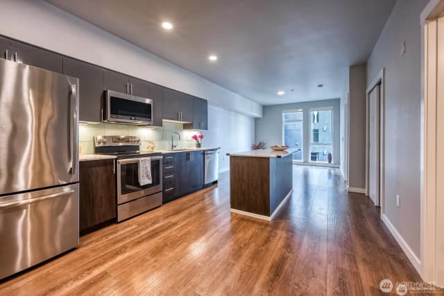 Property photo for 1085 103rd Avenue Ne #526, Bellevue photo 3
