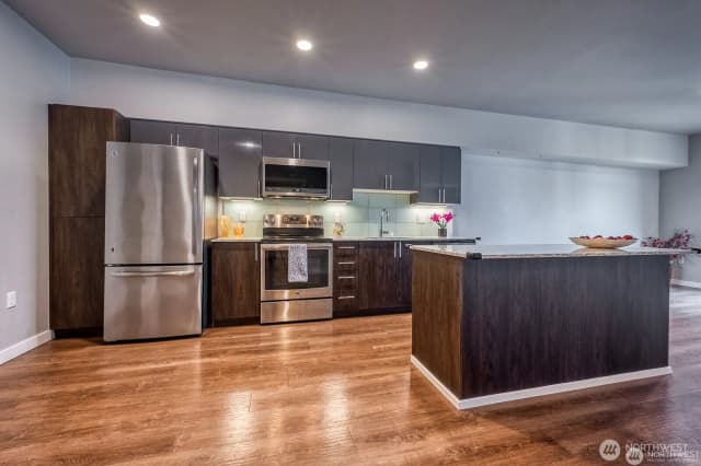 Property photo for 1085 103rd Avenue Ne #526, Bellevue photo 2