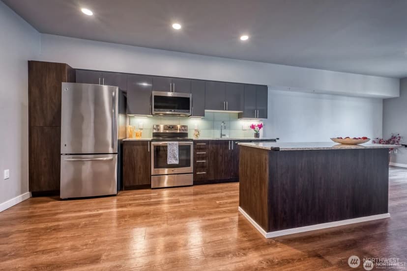 Property photo for 1085 103rd Avenue Ne #526, Bellevue photo 2