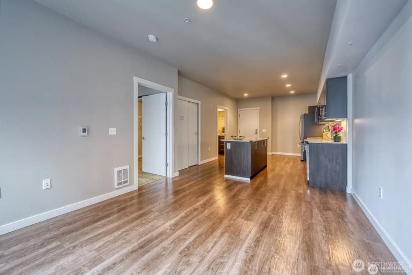 Property photo for 1085 103rd Avenue Ne #526, Bellevue photo 8