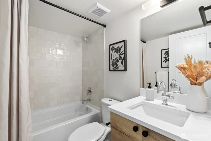 Property photo for 767 7th Avenue Nw, Issaquah photo 17
