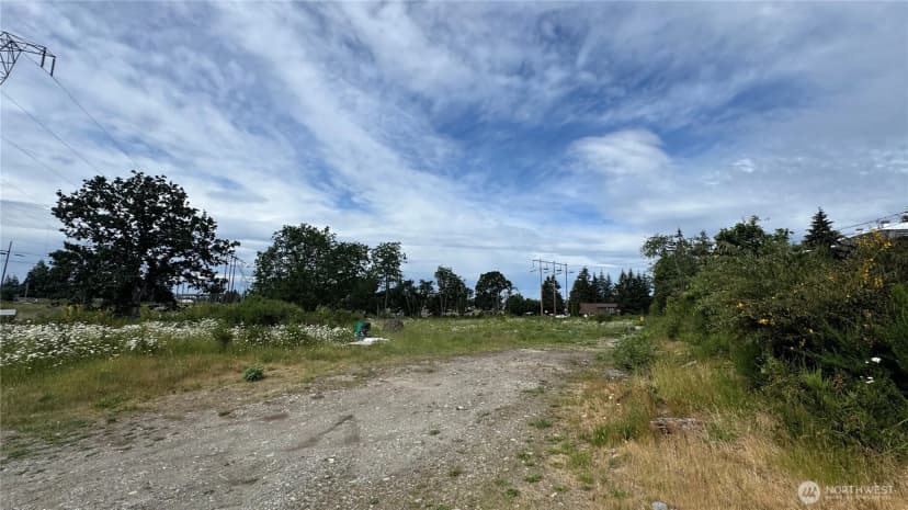 Property photo for 17906 E 45th Avenue, Tacoma photo 2