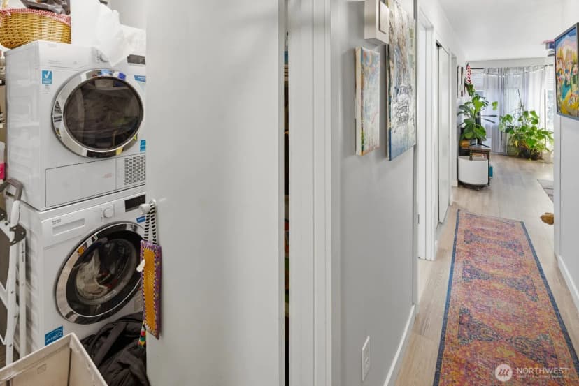Property photo for 2362 Franklin Avenue E, Seattle photo 15