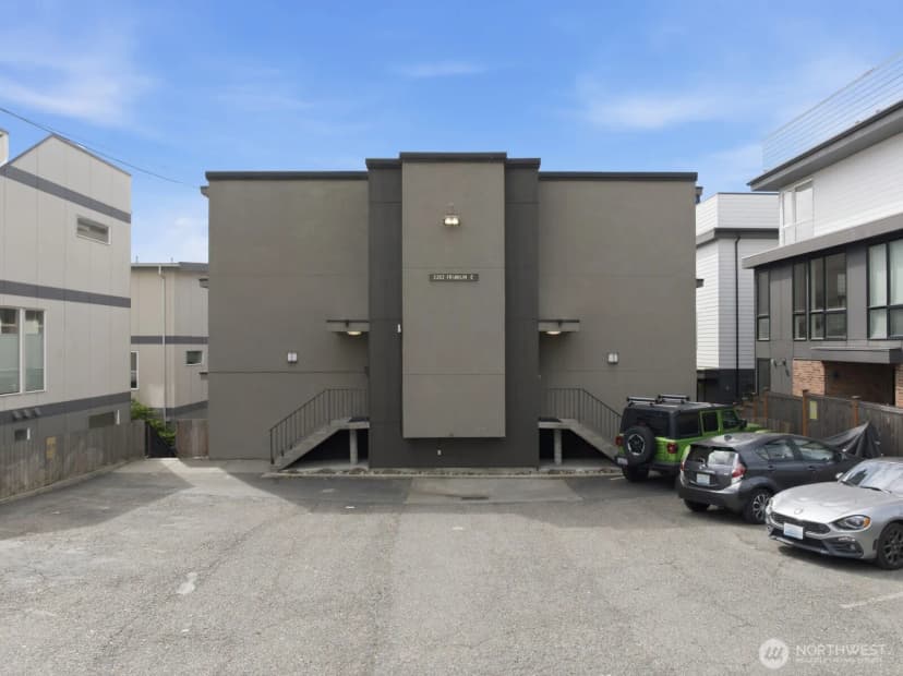 Property photo for 2362 Franklin Avenue E, Seattle photo 5
