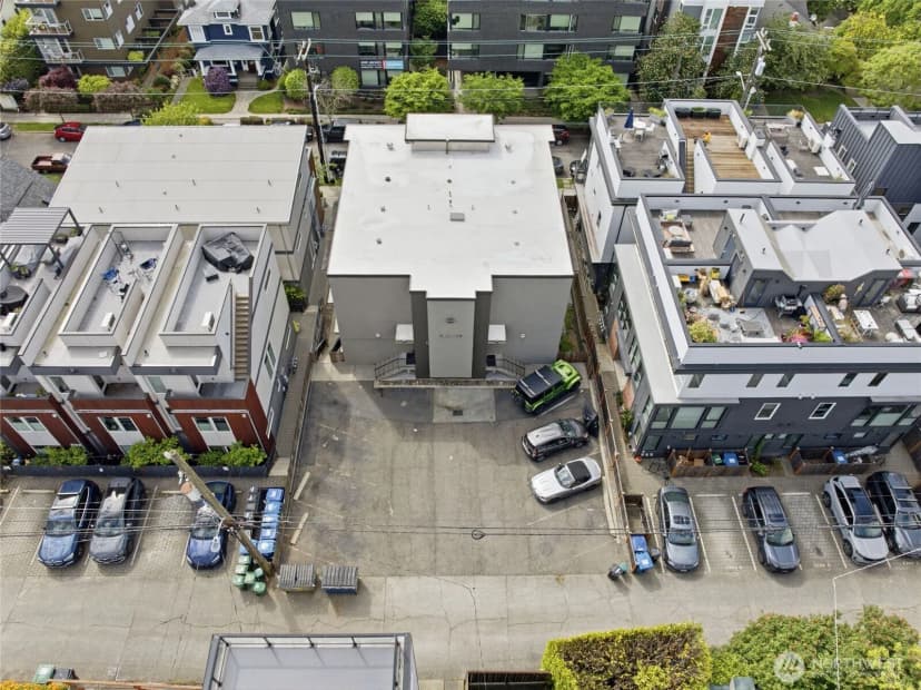 Property photo for 2362 Franklin Avenue E, Seattle photo 10
