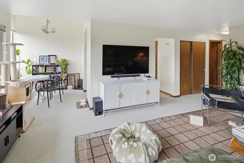 Property photo for 2362 Franklin Avenue E, Seattle photo 21