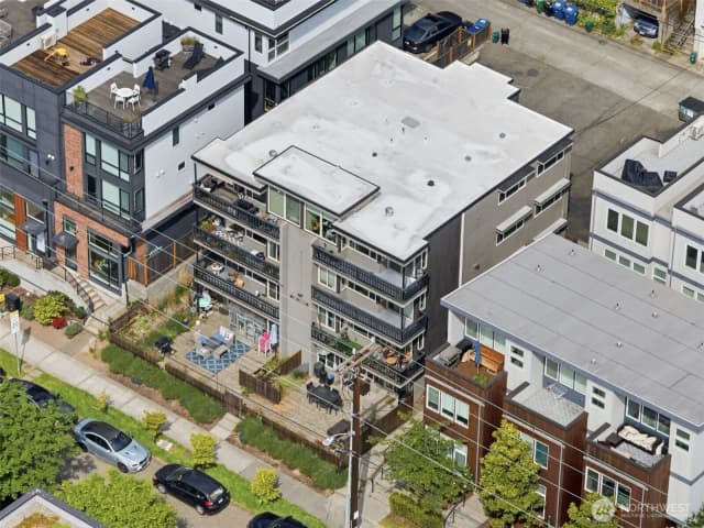 Property photo for 2362 Franklin Avenue E, Seattle photo 2