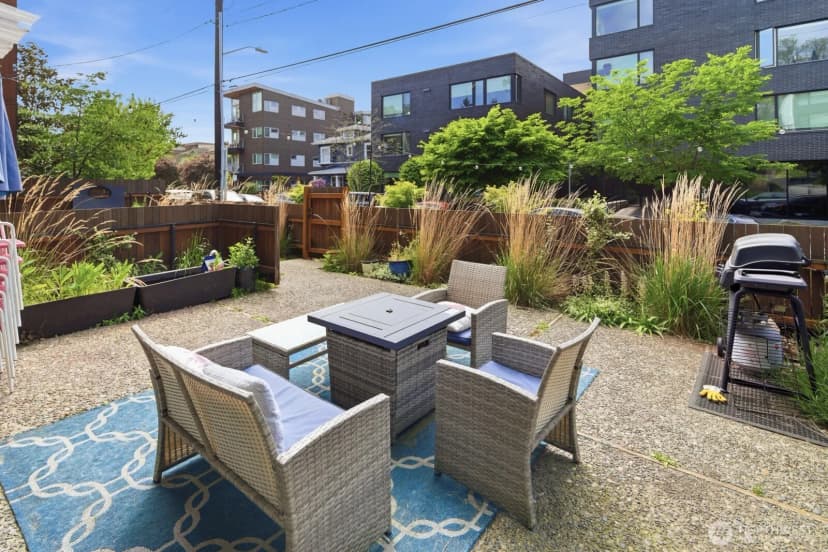 Property photo for 2362 Franklin Avenue E, Seattle photo 9