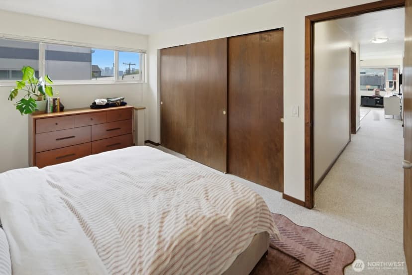 Property photo for 2362 Franklin Avenue E, Seattle photo 17