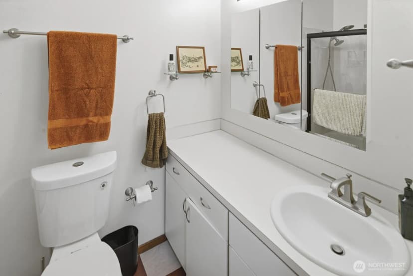 Property photo for 2362 Franklin Avenue E, Seattle photo 18