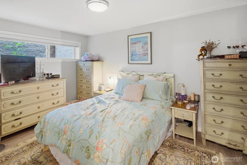 Property photo for 2362 Franklin Avenue E, Seattle photo 14